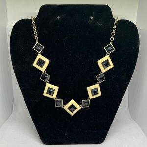 Geometric statement necklace